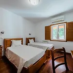 Гостевой дом Patio Da Figueira Торреш-Ведраш
